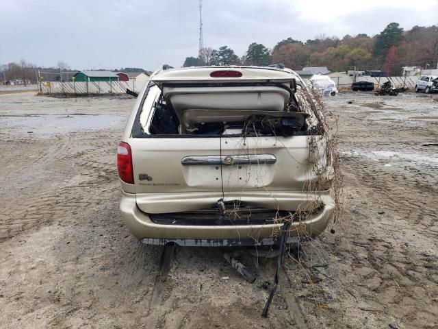 2005 Chrysler Town & Country LX