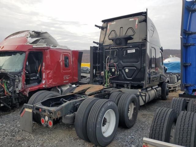 2018 Freightliner Cascadia 126