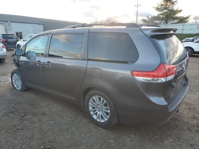 2013 Toyota Sienna XLE