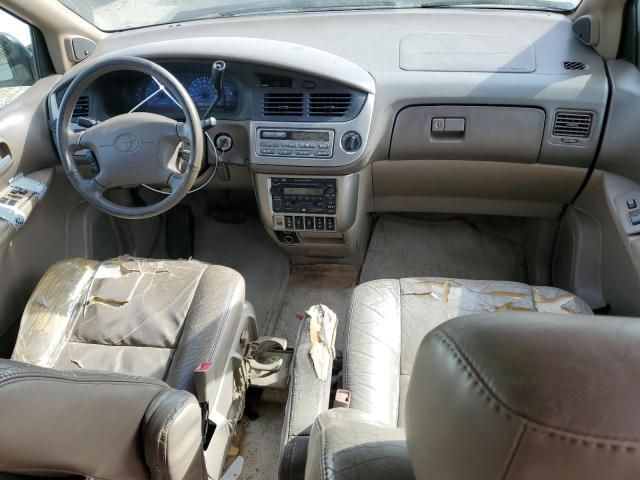 2002 Toyota Sienna LE