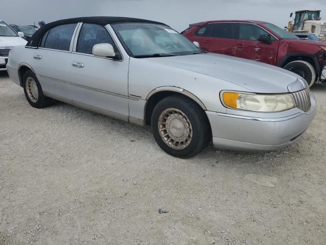 2002 Lincoln Town Car Executive