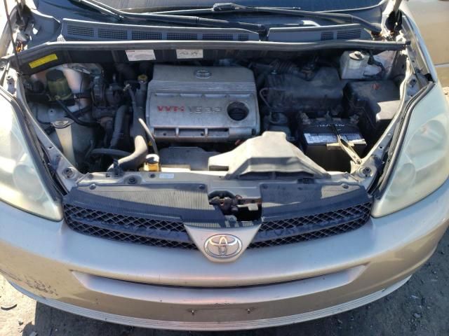 2005 Toyota Sienna XLE