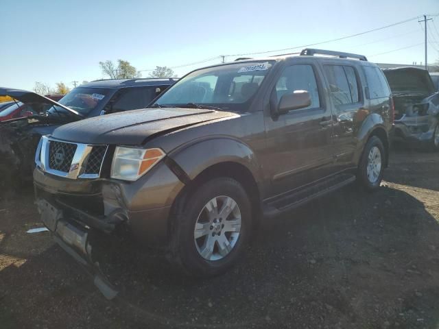 2005 Nissan Pathfinder LE