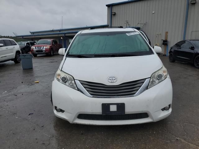 2013 Toyota Sienna XLE