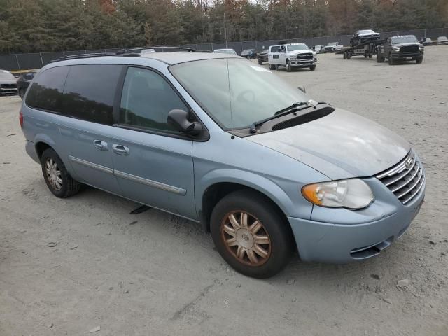 2005 Chrysler Town & Country Touring