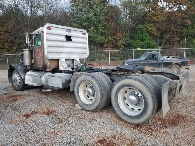 2001 Peterbilt 379