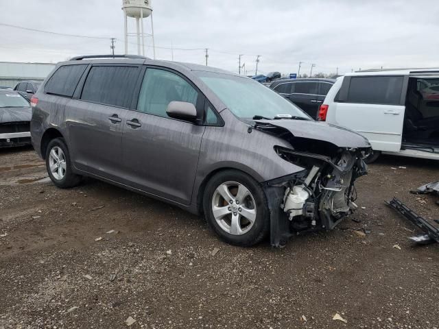 2013 Toyota Sienna LE