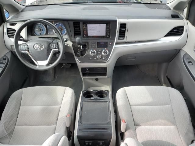 2018 Toyota Sienna LE