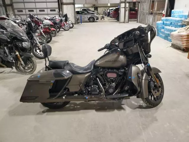 2021 Harley-Davidson Flhxse