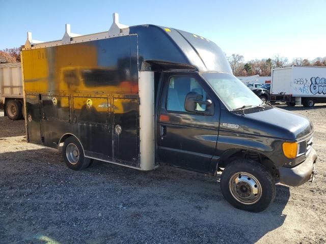 2004 Ford Econoline E350 Super Duty Cutaway Van