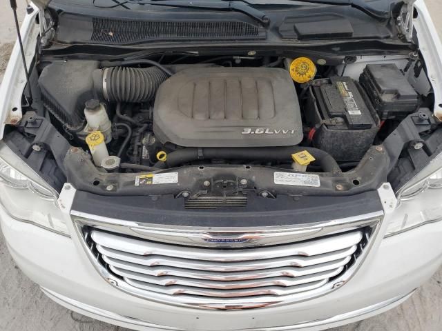 2016 Chrysler Town & Country Touring L