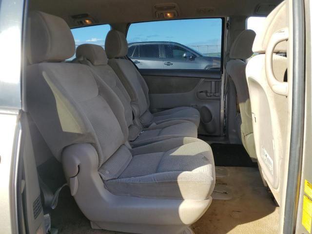 2009 Toyota Sienna CE