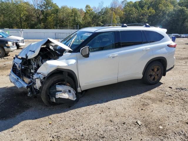 2022 Toyota Highlander Hybrid XLE