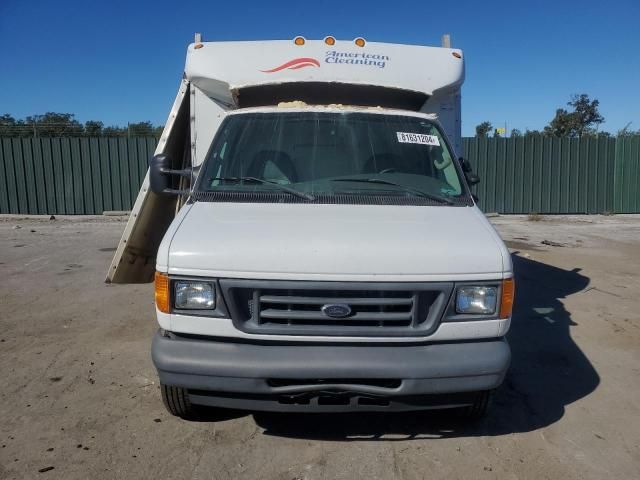 2006 Ford Econoline E350 Super Duty Cutaway Van