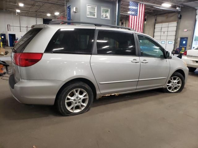 2004 Toyota Sienna XLE