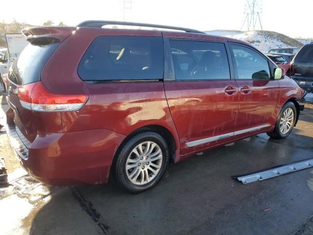 2013 Toyota Sienna XLE