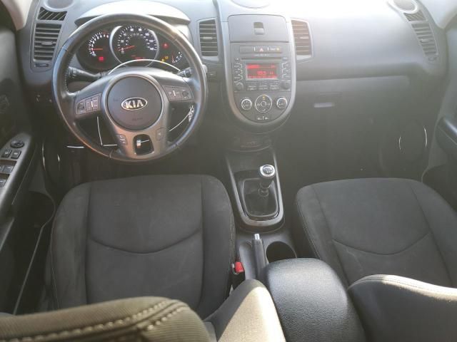 2013 KIA Soul +