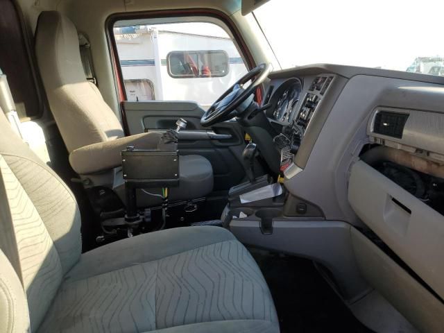 2016 Kenworth Construction T880