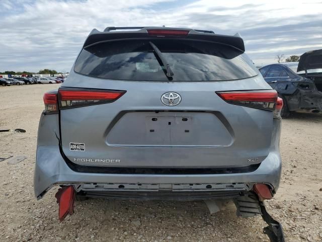 2022 Toyota Highlander XLE