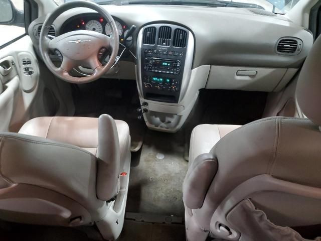 2005 Chrysler Town & Country Touring