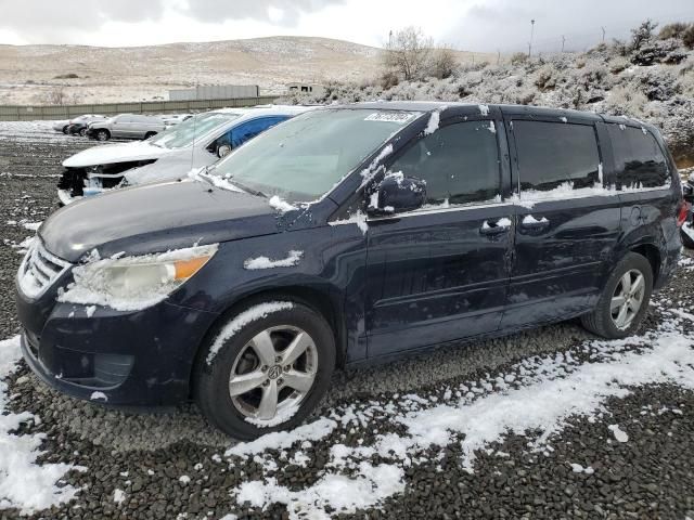 2010 Volkswagen Routan SE