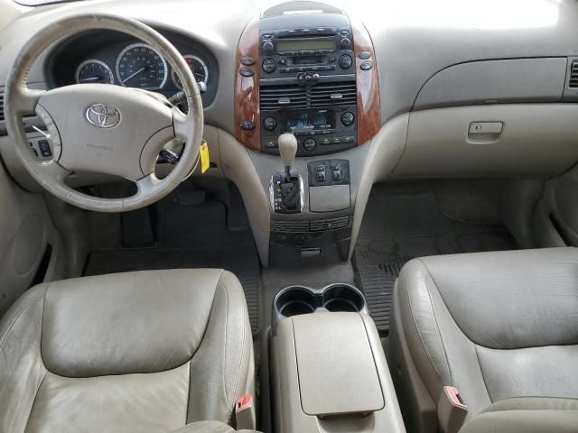 2005 Toyota Sienna XLE