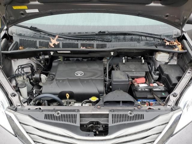 2014 Toyota Sienna XLE