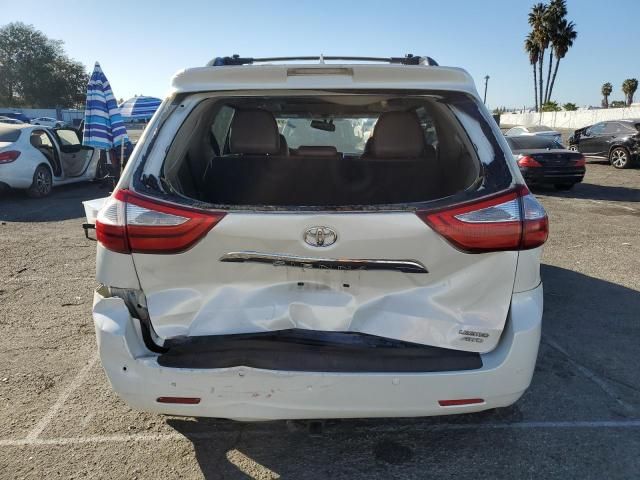 2017 Toyota Sienna XLE