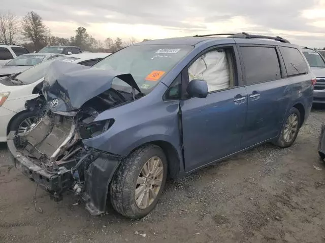 2015 Toyota Sienna XLE