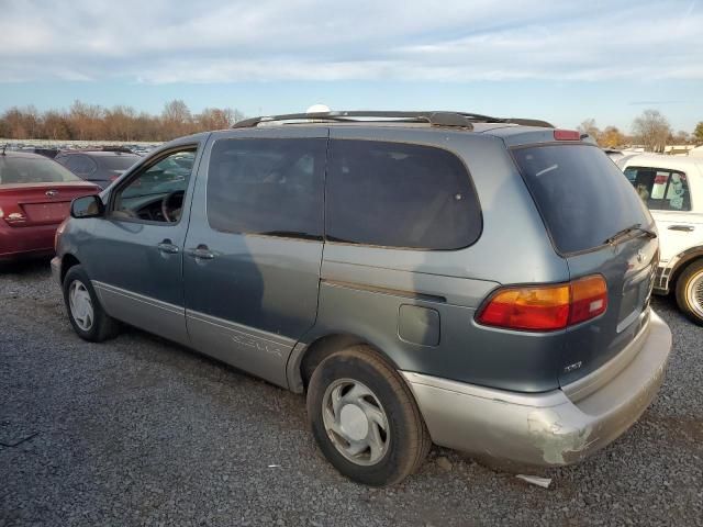 1999 Toyota Sienna LE