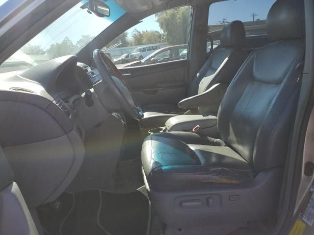 2005 Toyota Sienna XLE