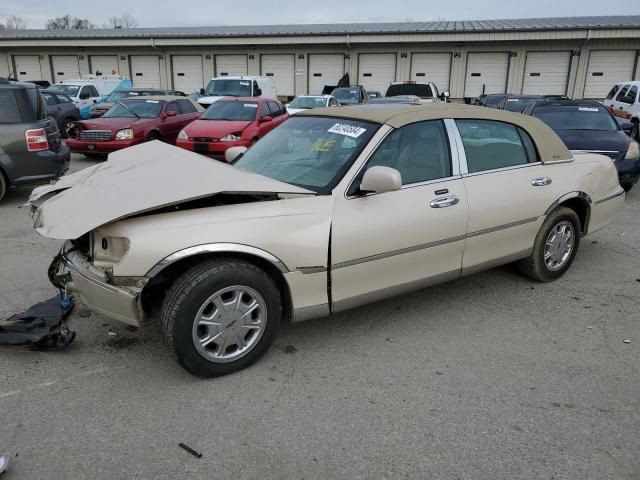 2001 Lincoln Town Car Signature