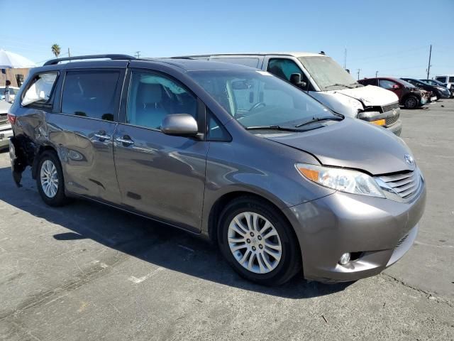 2017 Toyota Sienna XLE