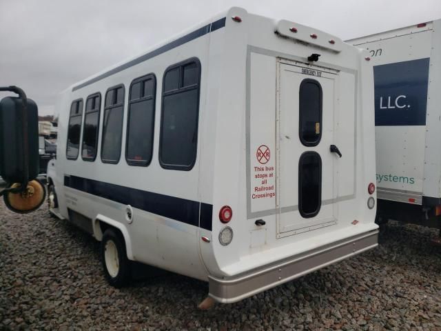 2019 Ford Econoline E450 Super Duty Cutaway Van