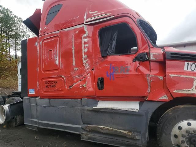 2019 Freightliner Cascadia 126