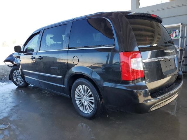 2013 Chrysler Town & Country Touring L