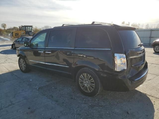 2013 Chrysler Town & Country Touring L