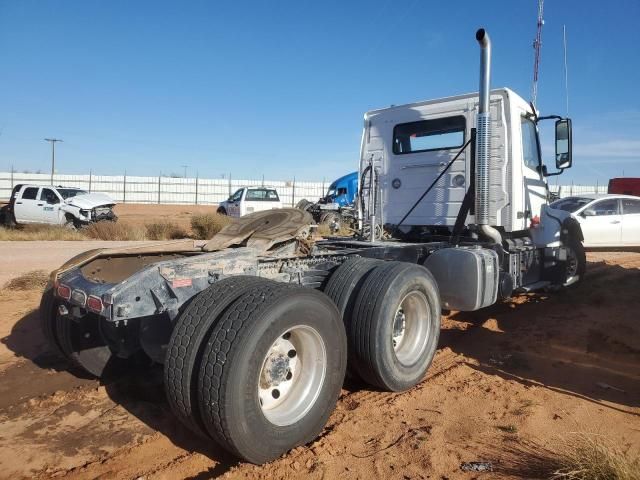 2023 Volvo VHD