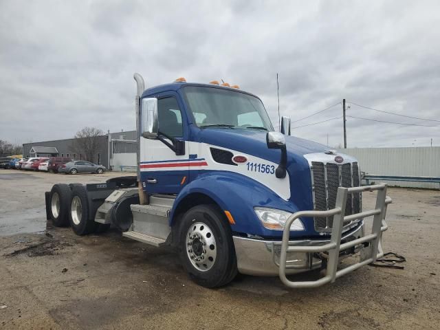 2016 Peterbilt 579