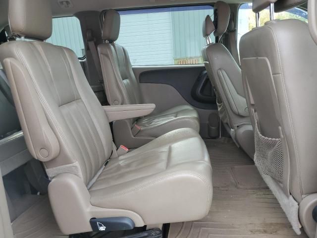 2013 Chrysler Town & Country Touring