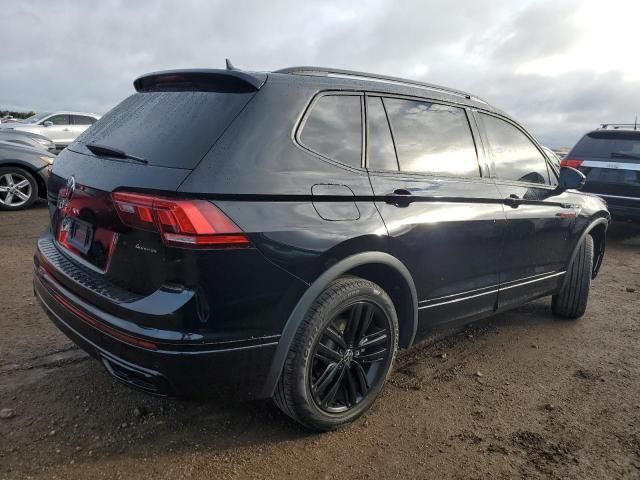 2022 Volkswagen Tiguan SE R-LINE Black