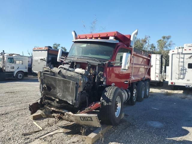 2018 Kenworth Construction T880