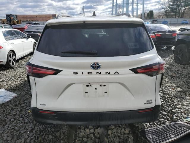 2022 Toyota Sienna XLE