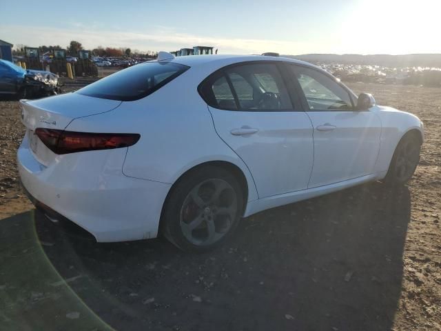 2017 Alfa Romeo Giulia Q4