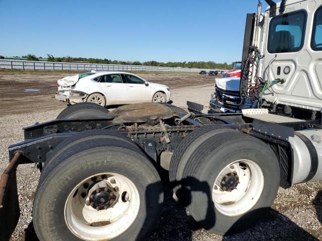 2018 Freightliner Cascadia 126