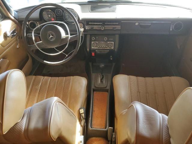 1973 Mercedes-Benz 220