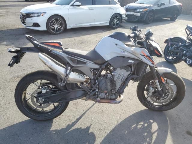 2023 KTM 790 Duke