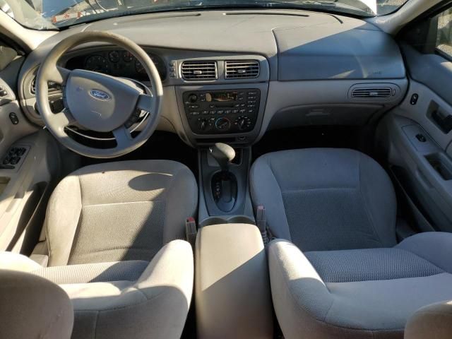 2004 Ford Taurus SE