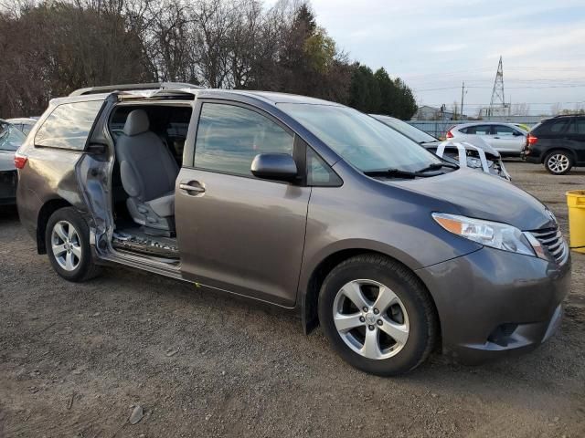 2017 Toyota Sienna LE