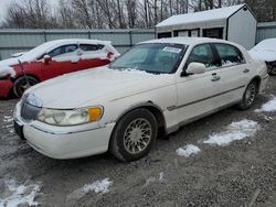 Carros salvage sin ofertas aún a la venta en subasta: 2001 Lincoln Town Car Signature